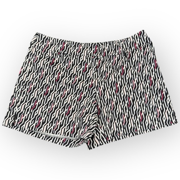 White House Black Market Geometric Walking Shorts – Size 4 - Picture 2 of 7